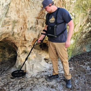 Detectorist using VLF system to accurately locate the target